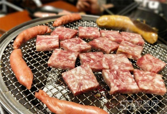 围炉夜话炭火烤肉