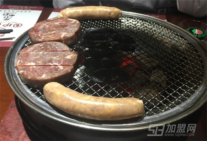 围炉夜话炭火烤肉