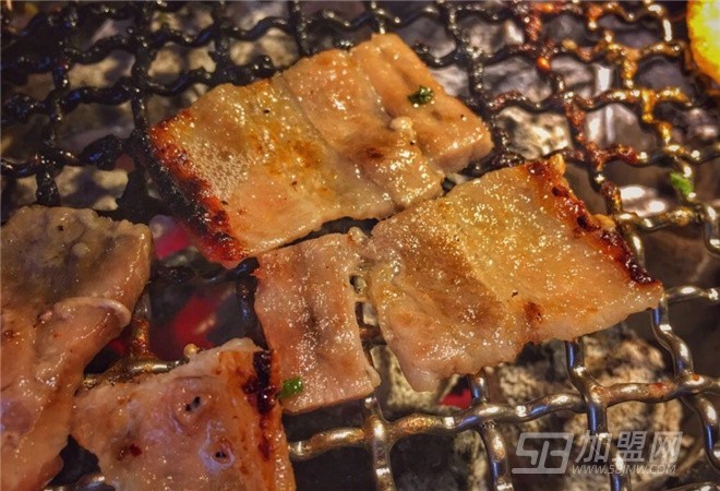 万福日式炭火烤肉