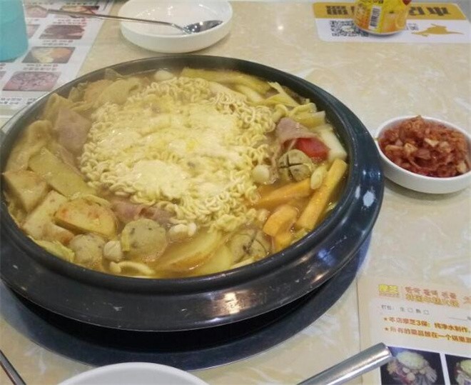 摩芝韩国年糕火锅