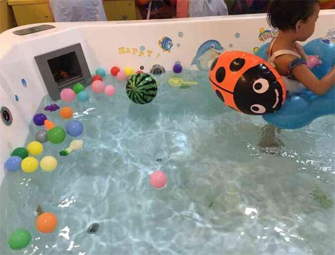 泳趣婴幼儿游泳馆