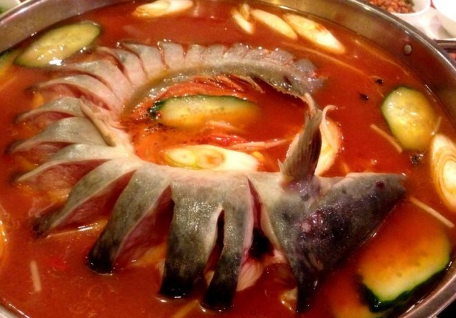 吊角楼苗家酸汤鱼