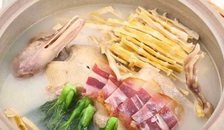 留下来筒骨砂锅麻辣烫加盟
