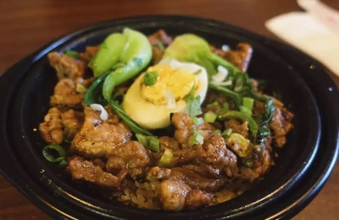 煲来饱去煲仔饭