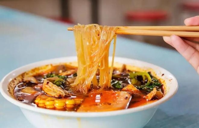 走近红汤麻辣烫