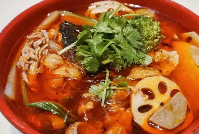 走近红汤麻辣烫