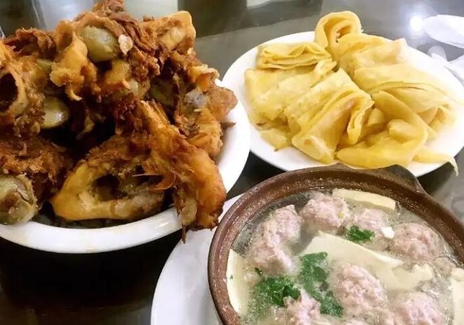 齐先生风味砂锅居
