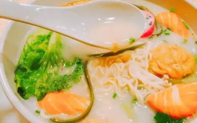捞拉麻辣烫
