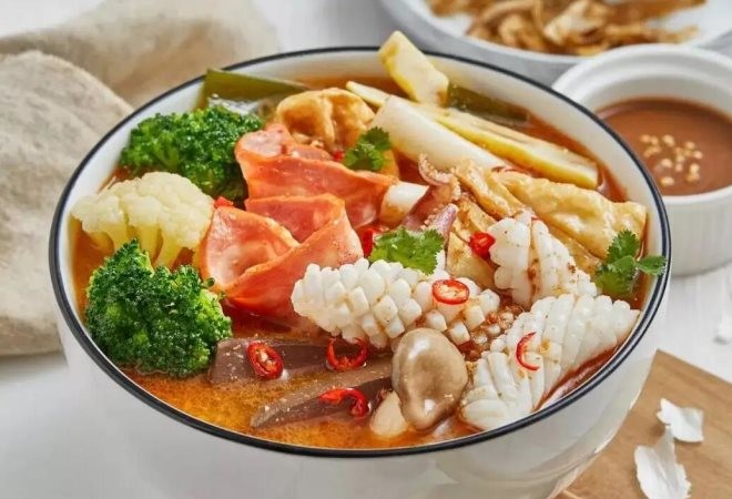 捞拉麻辣烫