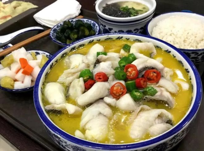 渝和鱼酸菜鱼米饭