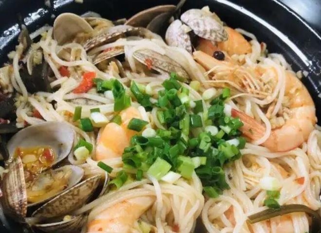 四海花甲米线