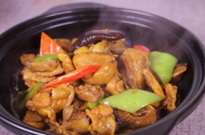 泉昕黄焖鸡米饭