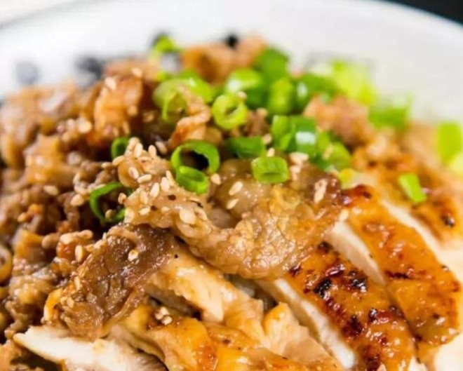 小自满烧肉饭