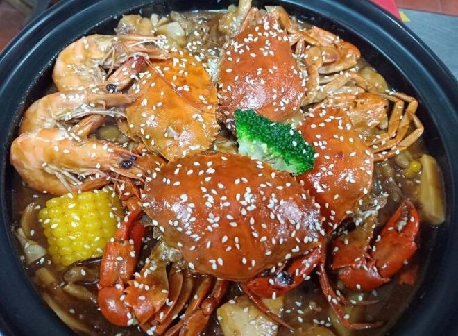 青岛么么嘴肉蟹煲