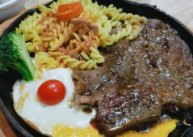 河南聚客来牛排