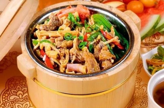 武汉湘聚辣过瘾木桶饭