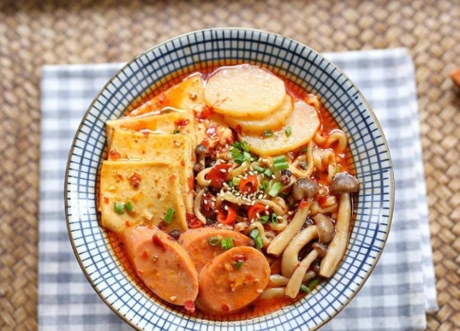 苏小朵麻辣烫
