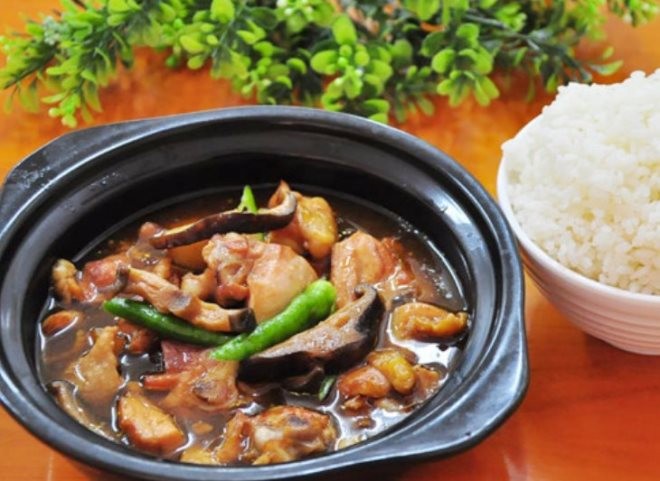 聚福斋黄焖鸡米饭
