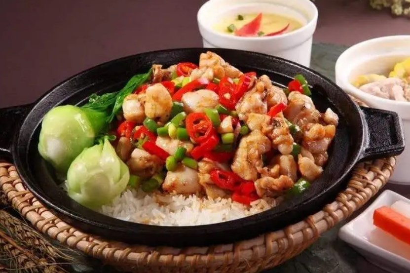 煲来饱去煲仔饭