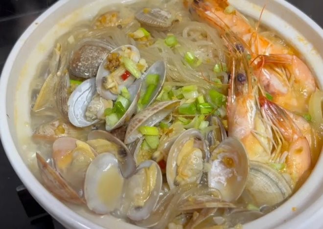 抱小鲜花甲