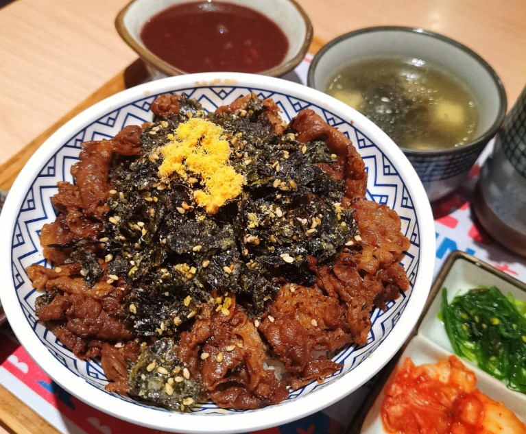 丼房火焰烧肉饭加盟