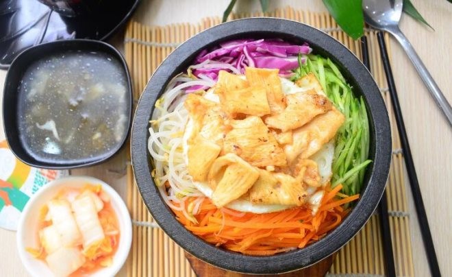 牛肉石锅拌饭