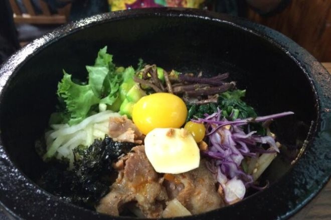 韩式肥牛石锅拌饭