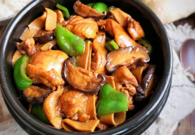 益香黄焖鸡米饭