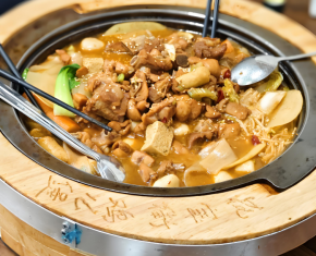花宝街鸡公煲究竟有着怎样的魅力？