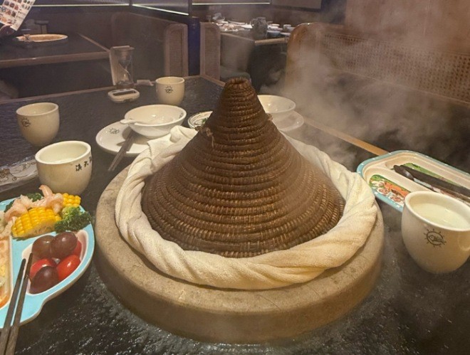 石锅鱼店