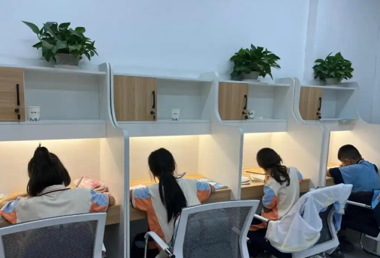 思酷睿AI智能自习室 思酷睿AI智能自习室