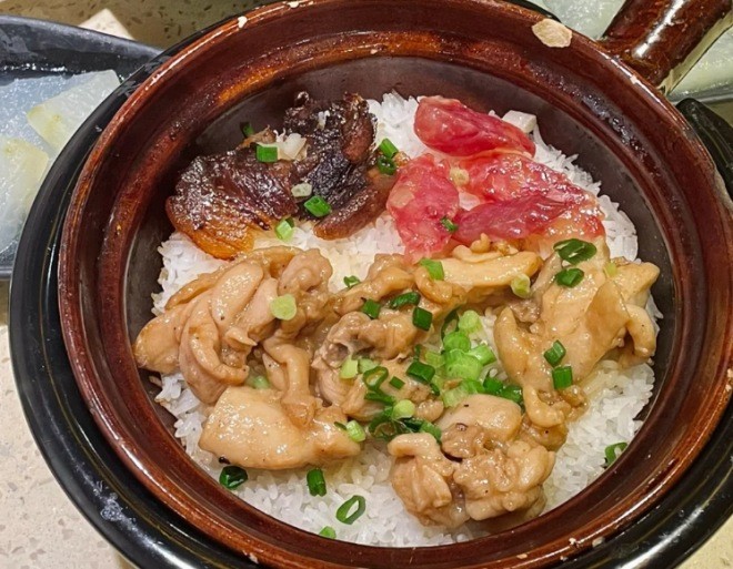 谷色天湘煲仔饭