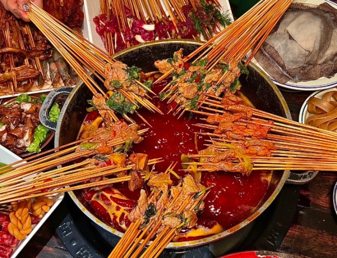 歪串串