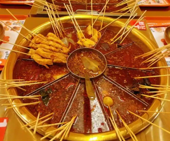 曹小花圍爐麻辣燙