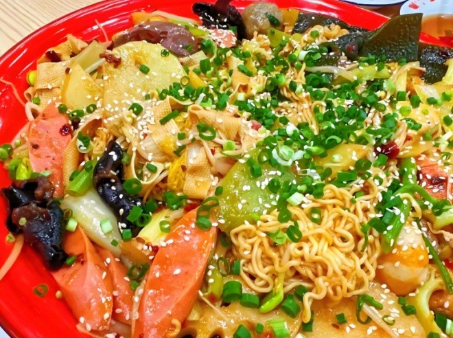 歡辣格格干拌冒菜