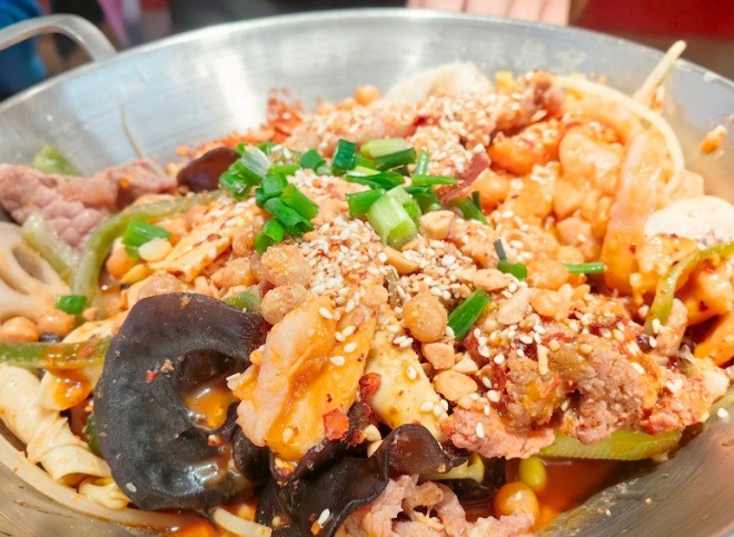 歡辣格格干拌冒菜