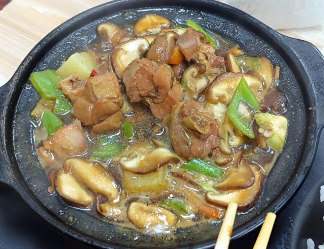 石佛營黃燜雞米飯