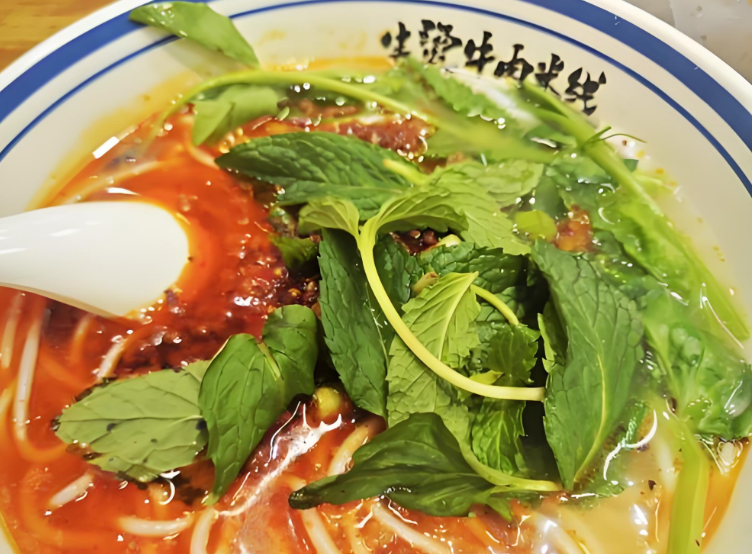 乔杉杉生烫牛肉米线