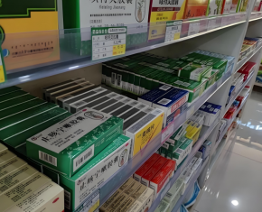 百草堂药店：诚信服务与专业素养并行的药店典范