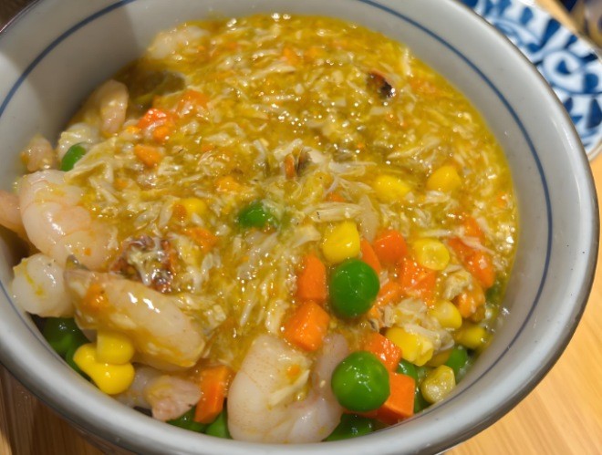 探店蟹黄拌饭