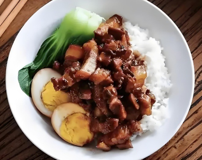 沙茶卤肉饭
