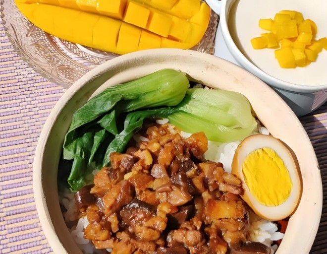 沙茶卤肉饭