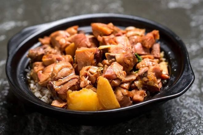 御膳客黄焖鸡米饭