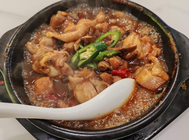 中腾黄焖鸡米饭
