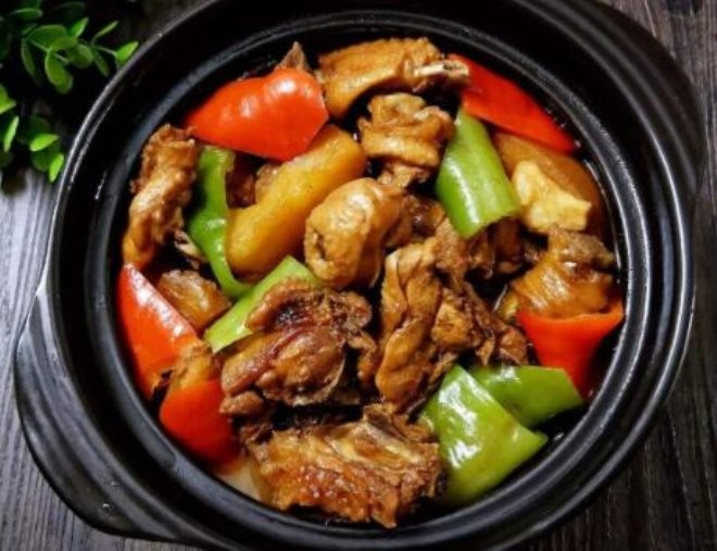 中腾黄焖鸡米饭